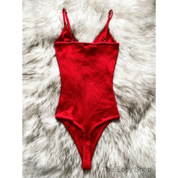 ekAttire | Kendra in Red - Picture 10 of 11